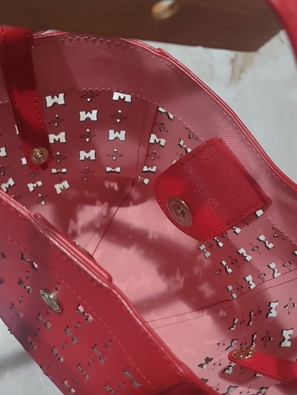 Metrocity Bucket Bag - Picture 7 of 13